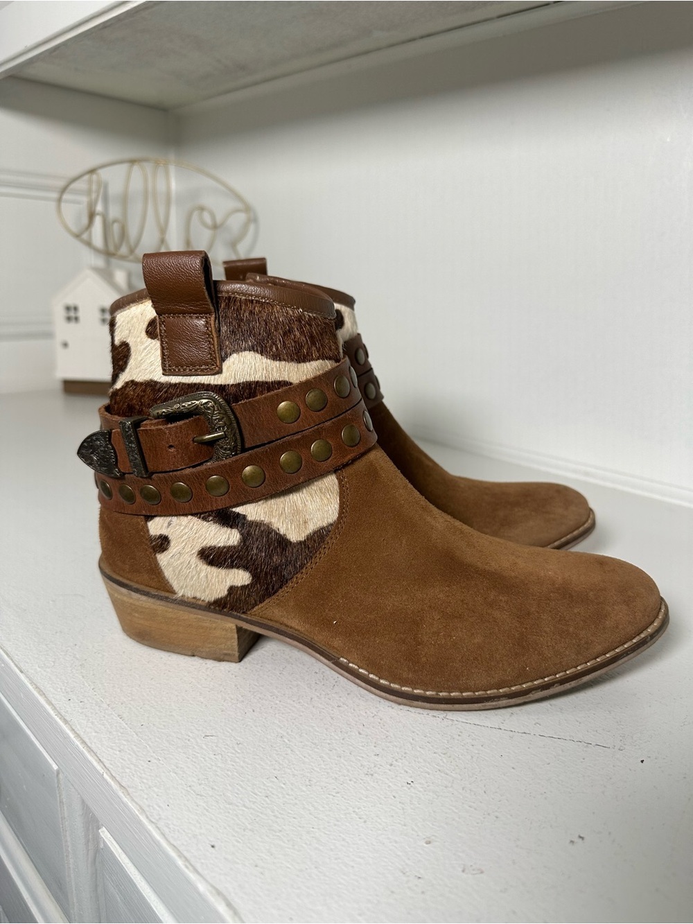 Shyanne Cow Hair Ankle Boots Womens 8.5 Brown Western Booties Studded Harness - Picture 4 of 9